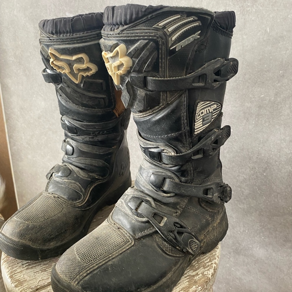 Fox racing boots. Boys size us 6 eu 39
